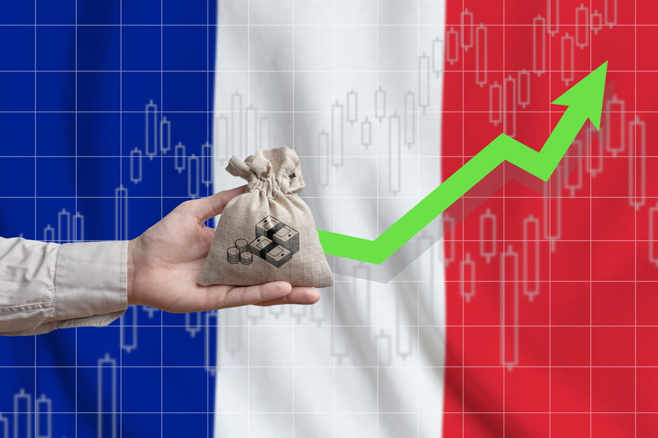 Le Medef propose une cinquantaine de mesures pour économiser 100 milliards d'euros d'ici à 2030 et ramener le déficit public à 4,2% du PIB en 2027