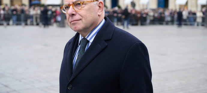 Nouveau Premier ministre&nbsp;: Cazeneuve re&ccedil;u &agrave; l'Elys&eacute;e, suivi de Bertrand, Sarkozy et Hollande