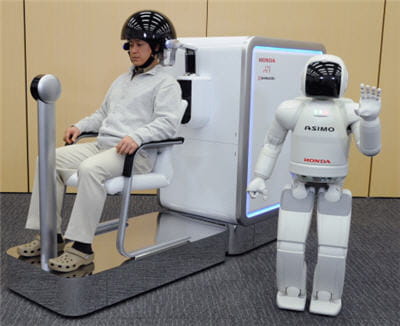 asimo est ici dirigé par la pensée