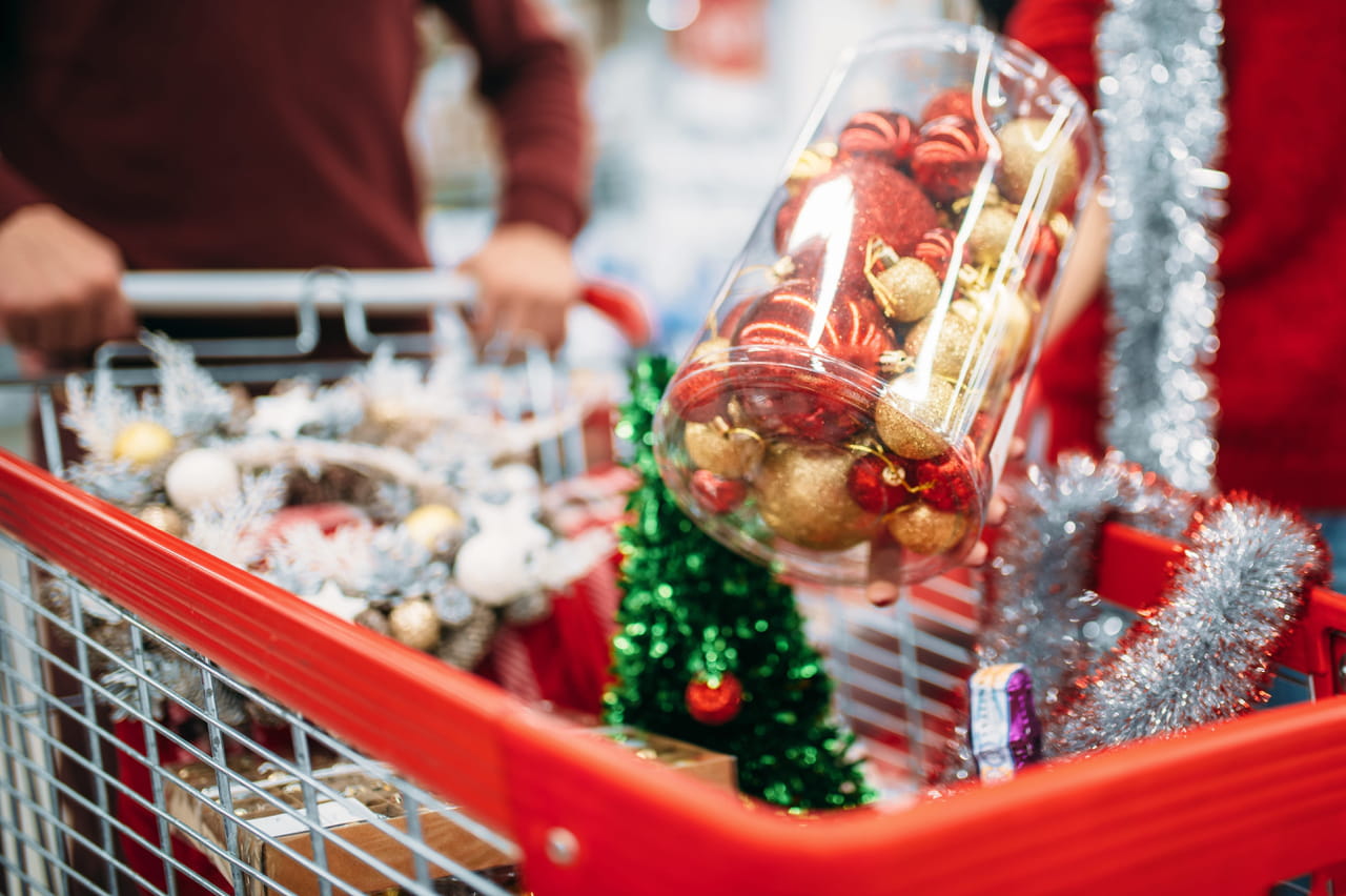 Le meilleur jour pour acheter les cadeaux de Noël approche : les prix baissent de 40%