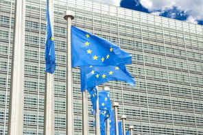 La Commission europ&eacute;enne envisage une taxe sur les grandes entreprises pour financer le budget de l'UE