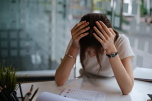Licenci&eacute;e apr&egrave;s une fausse couche li&eacute;e au stress au travail, cette salari&eacute;e fait condamner son patron apr&egrave;s 7&nbsp;ans de proc&eacute;dure