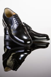 des chaussures bien cirées sont indispensables.