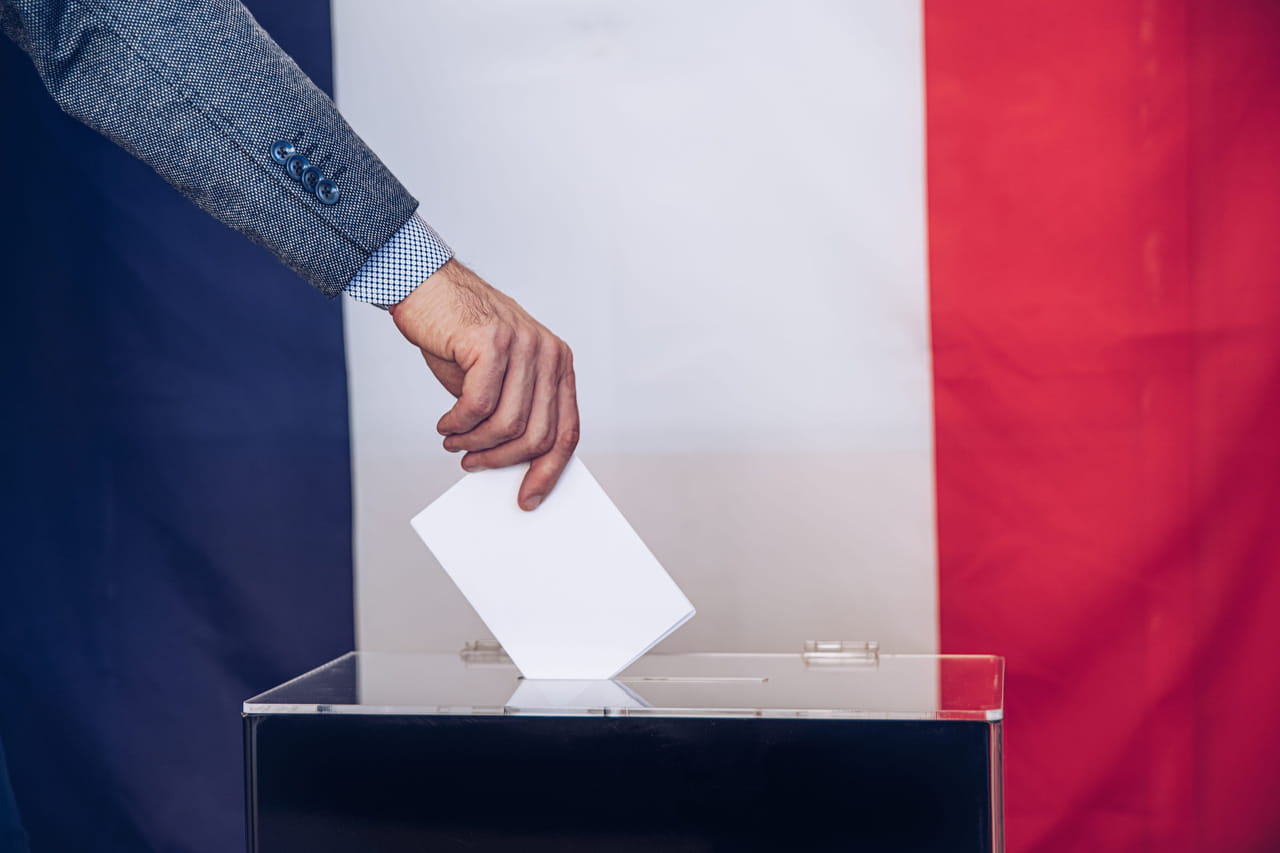 Jordan Bardella atteint entre 35% et 37% d'intentions de vote au premier tour de la présidentielle 2027 selon un sondage Ifop-Fiducial pour Le Figaro, LCI et Sud Radio