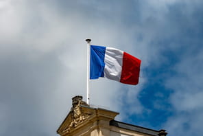 La cote de confiance d'Emmanuel Macron retombe &agrave; 22%, S&eacute;bastien Lecornu reste impopulaire