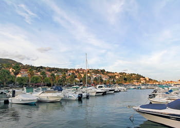 le port du lavandou, dans le var.