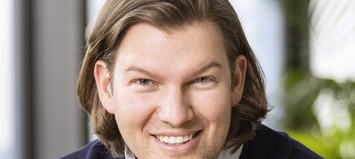 Valentin Stalf (CEO de N26)&nbsp;:&nbsp;&quot;N26&nbsp;lance aujourd'hui une offre eSim de voyage en France&quot;