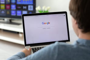 Google lance AI Overviews en France sans concertation avec les &eacute;diteurs de presse