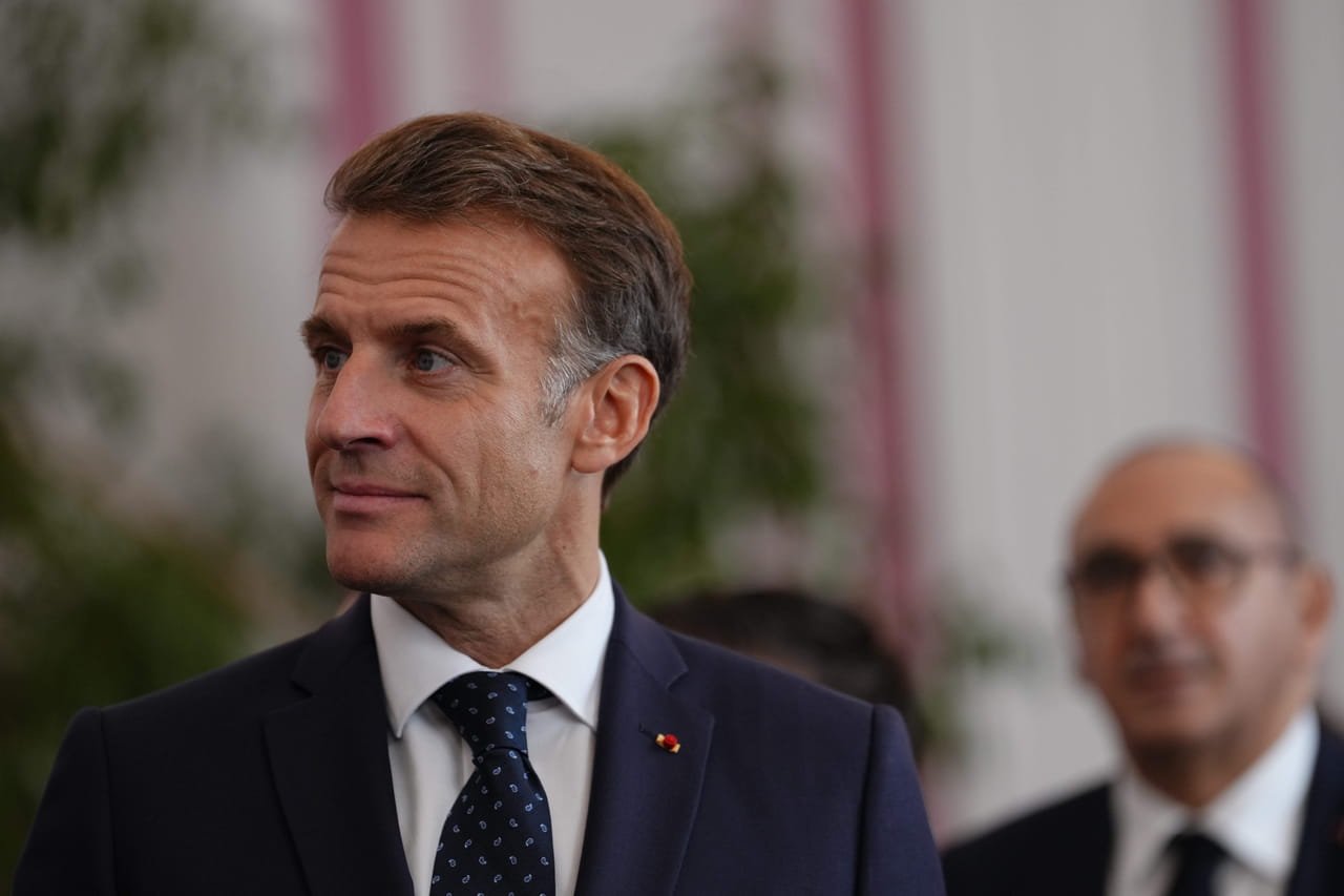 Emmanuel Macron admet une absence d'anticipation après les violences du 17 octobre