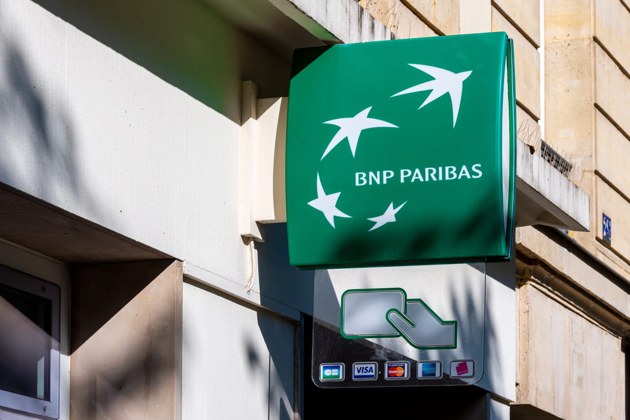 CIC et BNP Paribas augmentent leurs prix en 2026 : 14 millions de clients vont payer jusqu'à 25% plus cher