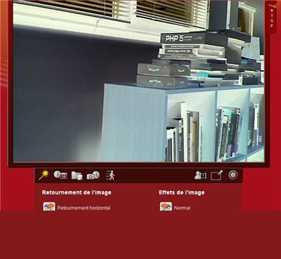 l'image en transparence fait ressortir des objets étrangers sur l'image.
