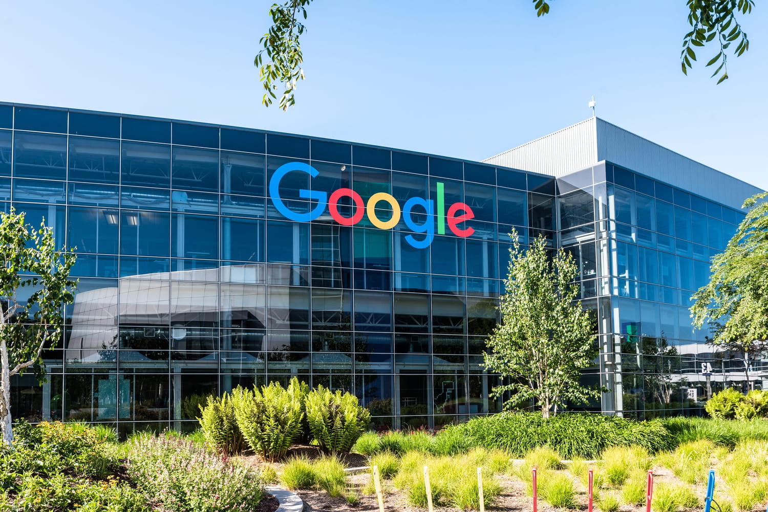 Google condamné à verser 126 millions d'euros à plusieurs médias pour pratiques anticoncurrentielles