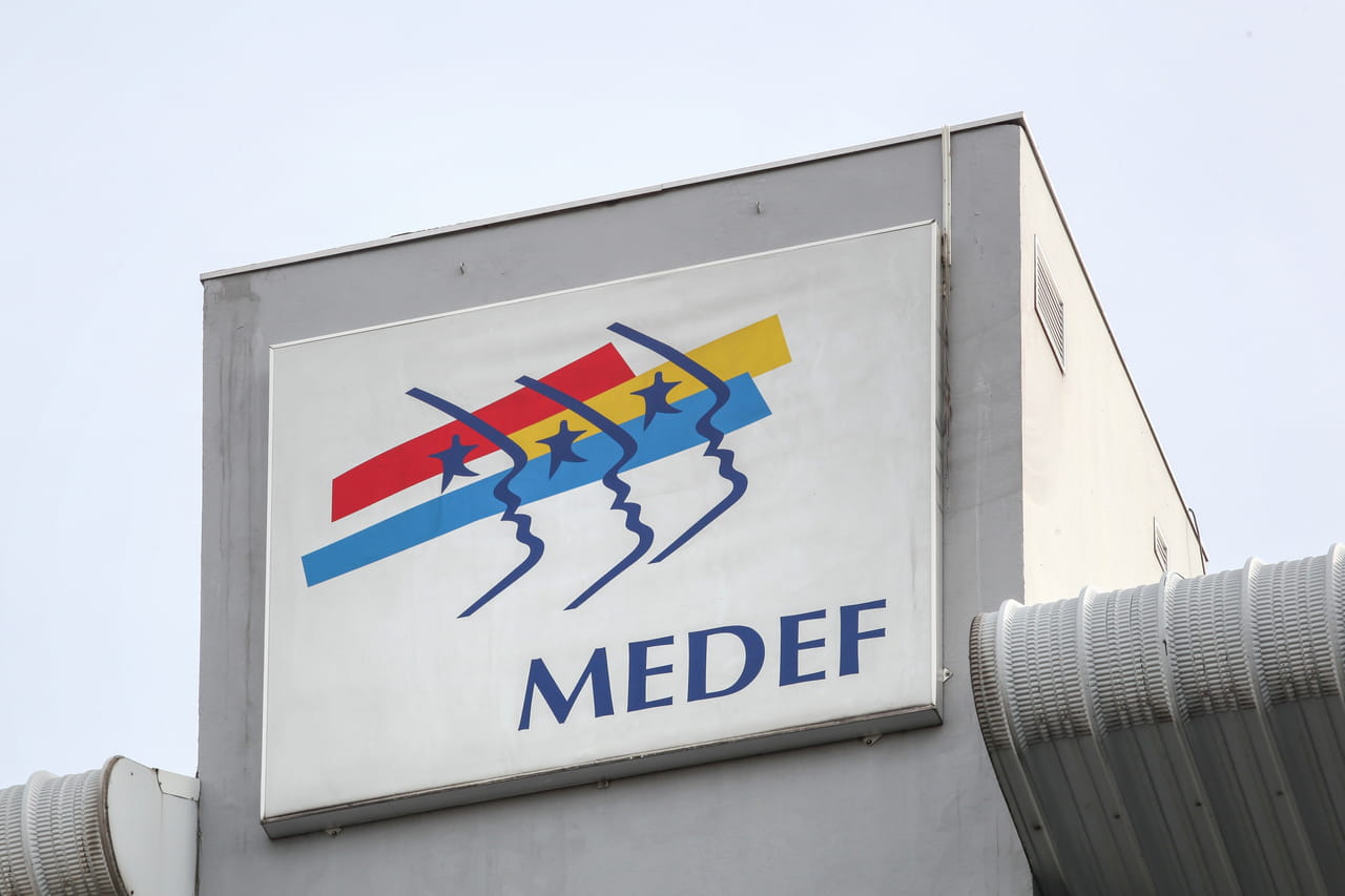 Le Medef reporte son meeting, les tensions économiques persistent