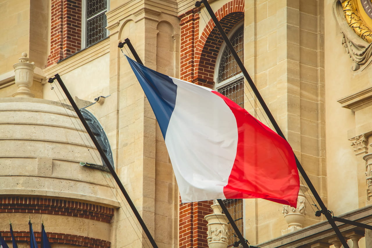 Le gouvernement franchit l'obstacle de la motion socialiste sur le budget 2027
