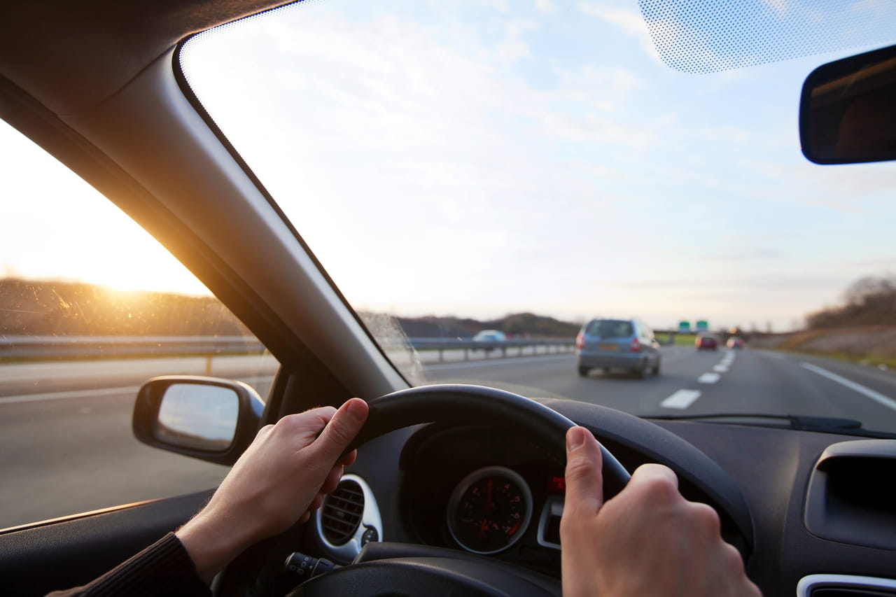 Sur l'autoroute, voici la seule chose que vous devez faire si un objet tombe de votre voiture
