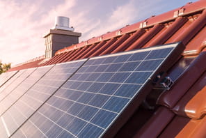 Solaire&nbsp;: la fili&egrave;re sous pression entre incertitude politique et coupes budg&eacute;taires