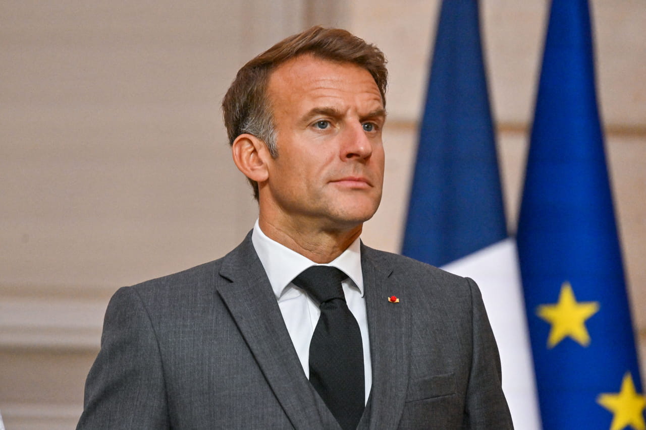 Emmanuel Macron appelle le gouvernement à des mesures sur le bâti scolaire face aux mobilisations