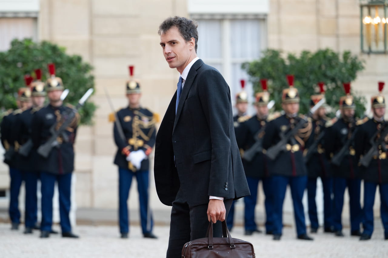 Arthur Mensch affirme que Mistral va rattraper les géants américains de l'IA dans quelques mois