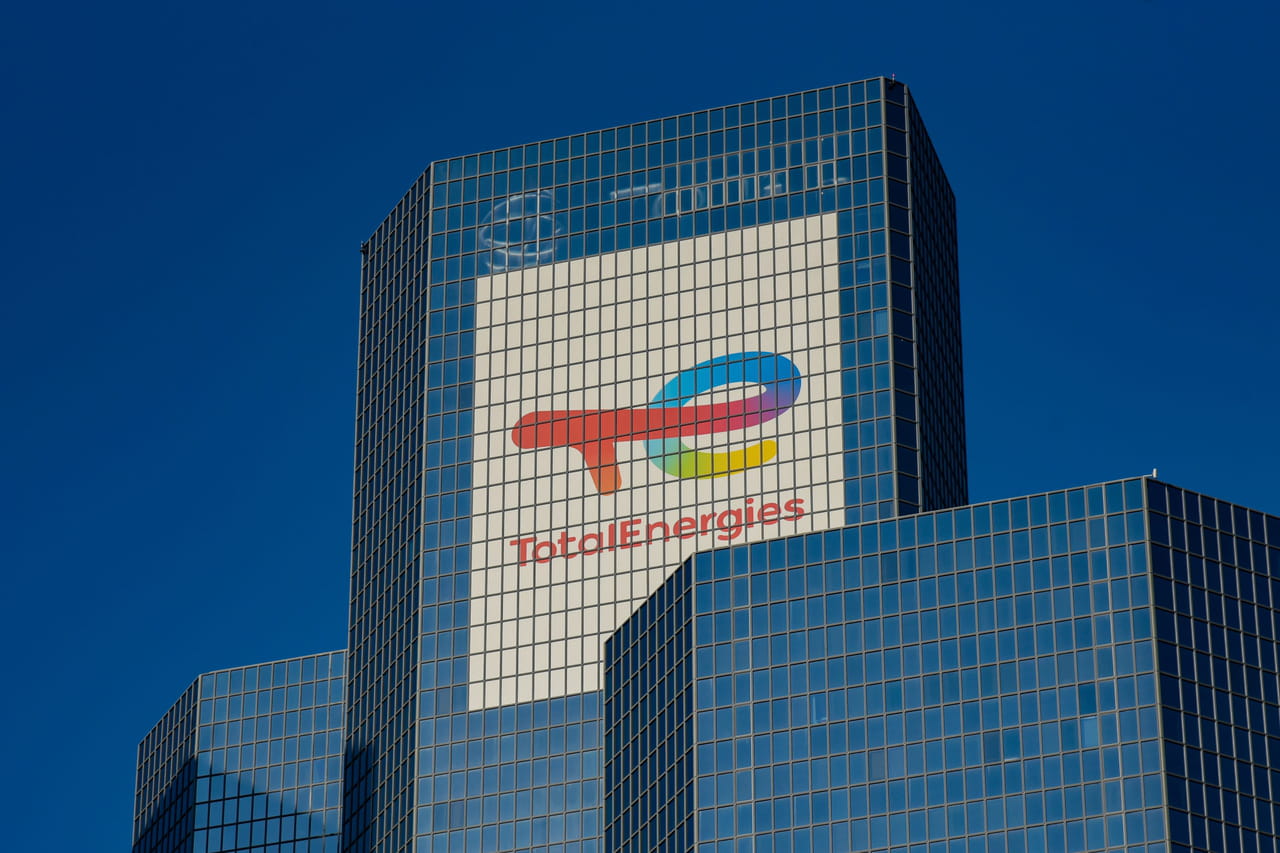 La France "prête à travailler avec ses partenaires européens" sur une taxe sur les superprofits de TotalEnergies, selon la porte-parole du gouvernement Maud Bregeon