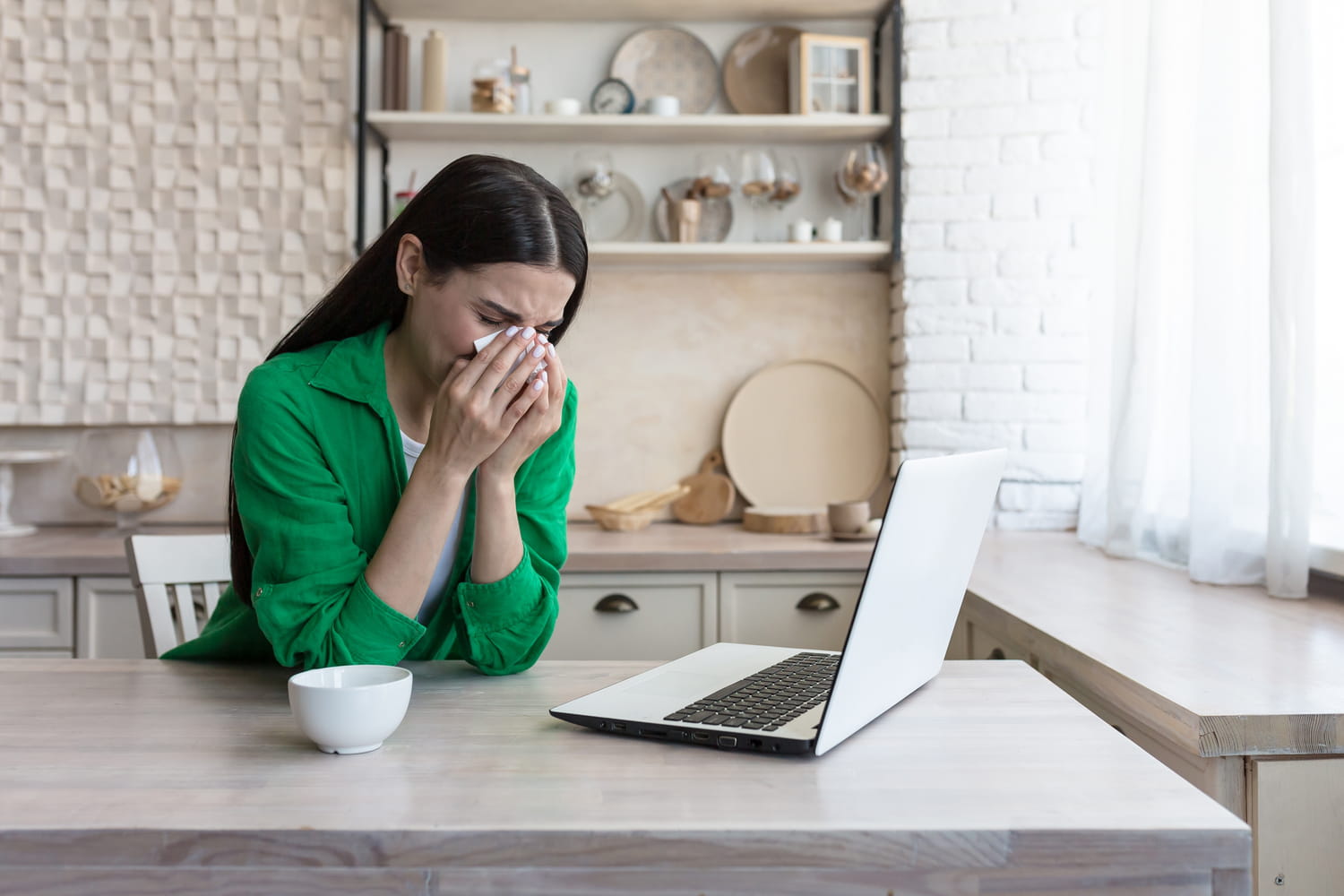 Elle fond en larmes en lisant un mail de sa patronne : la cour d'appel qualifie ce choc d'accident du travail