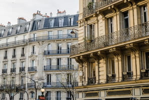 Douze immeubles parisiens, 12&nbsp;trompe-l'&oelig;il g&eacute;ants&nbsp;: ils cachent une machinerie incroyable
