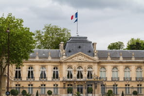La popularit&eacute; d'Emmanuel Macron chute &agrave; un niveau historiquement bas de 18% selon un sondage Odoxa-Mascaret, sur fond d'inqui&eacute;tude li&eacute;e &agrave; la hausse des prix des carburants