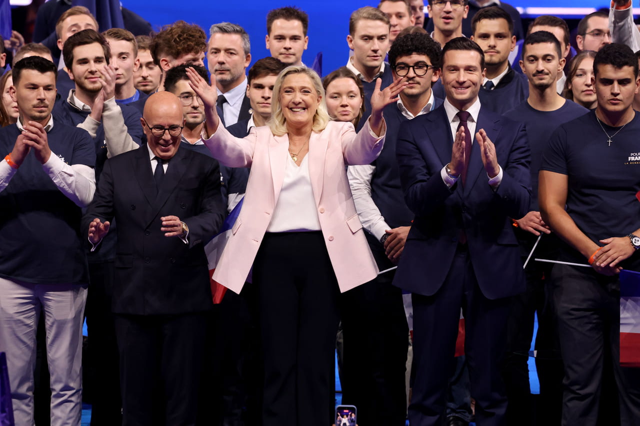 Marine Le Pen lance sa campagne à Orléans sous haute sécurité et prône une renaissance