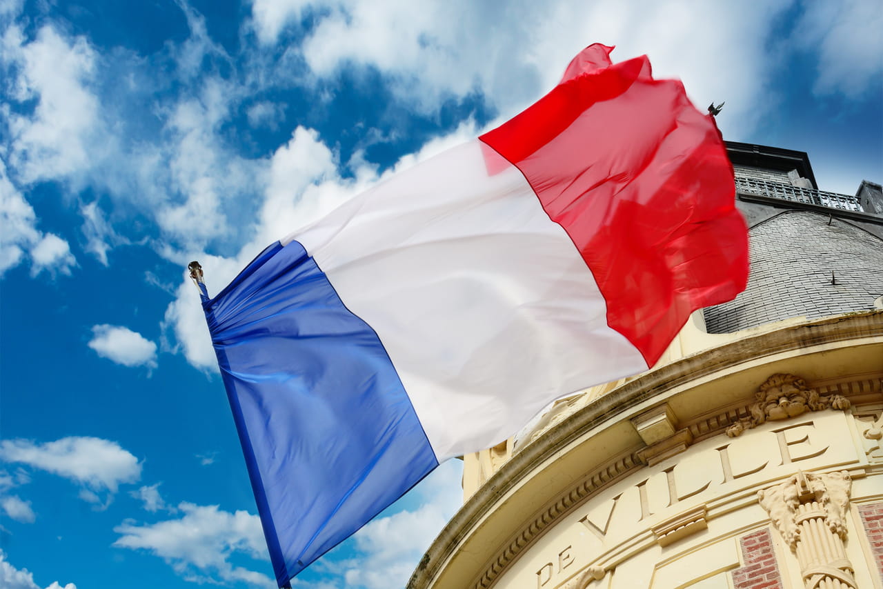 La démission de Sébastien Lecornu ébranle Matignon et les marchés