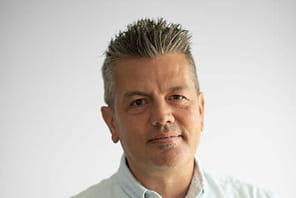 Retail 2026&nbsp;: Pourquoi la recherche pr&eacute;dictive d&eacute;tr&ocirc;ne le chatbot