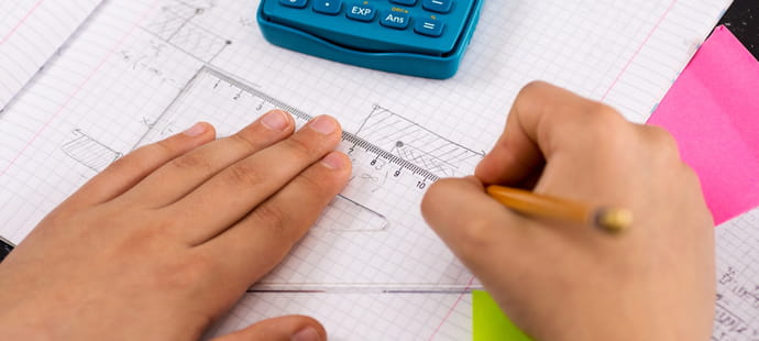 Math&eacute;matiques&nbsp;: le programme des coll&eacute;giens inclura bient&ocirc;t la lutte contre les st&eacute;r&eacute;otypes et les enjeux environnementaux