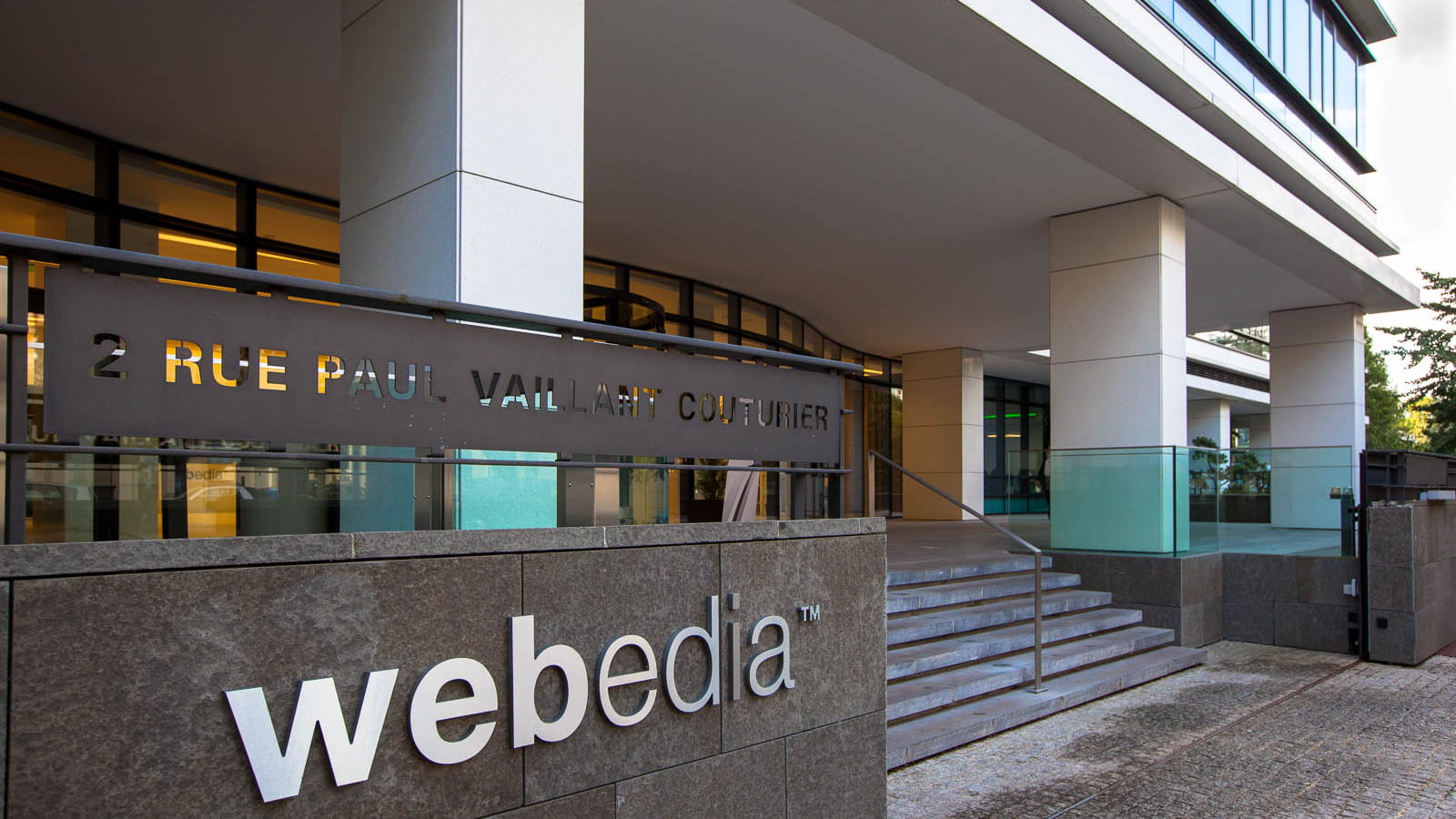 Façade de l'immeuble de Webedia
