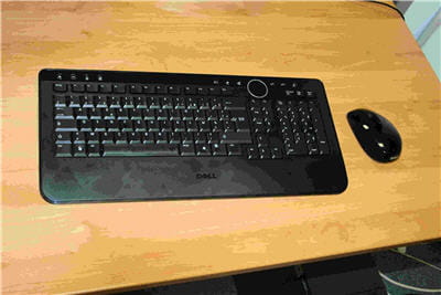 le clavier et la souris sans fil qui accompagnent le zino hd sont agréables à