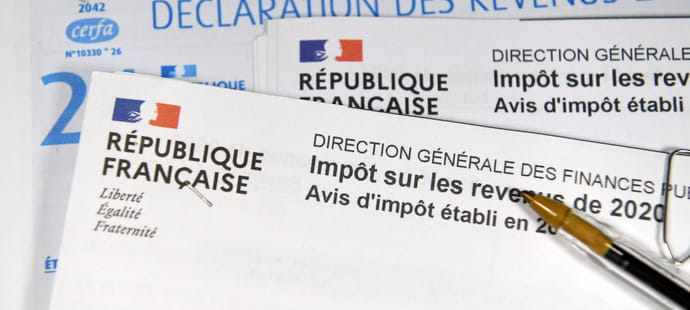 Les Fran&ccedil;ais vont-ils payer plus d'imp&ocirc;ts en cas de motion de censure sur le budget&nbsp;?