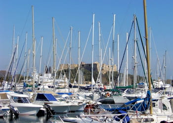 le port vauban, à l'ombre du fort éponyme.