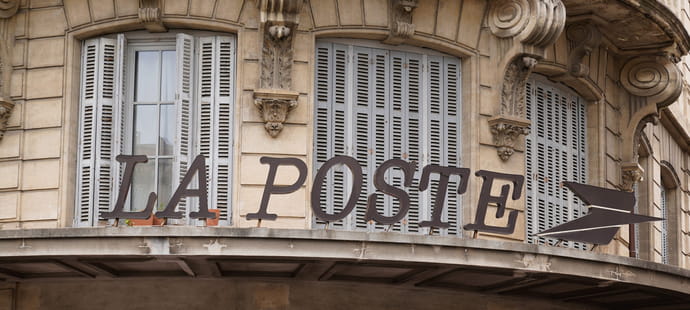 Amazon et La Poste recrutent des milliers de saisonniers pour faire face &agrave; l'afflux de colis des f&ecirc;tes de fin d'ann&eacute;e