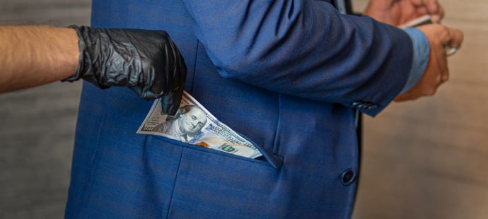 Le juge refuse son licenciement alors qu'il a vol&eacute; son patron&nbsp;: cela arrive tout le temps