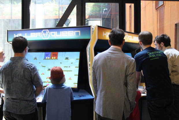 Des jeux vidéo près de la cuisine