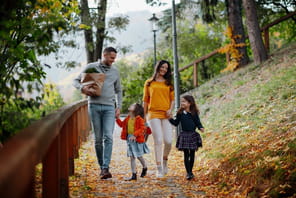 Un rapport de l'IGF et de l'IGAS propose 4,2&nbsp;milliards d'euros d'&eacute;conomies sur les aides sociales et avantages fiscaux des familles