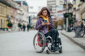 AAH 2025&nbsp;: montant, plafond et conditions de l'Allocation aux Adultes Handicap&eacute;s