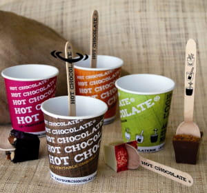 la cuillère permet de déguster un chocolat chaud.