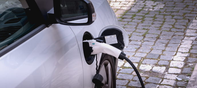 Automobile&nbsp;: S&eacute;bastien Martin r&eacute;unit la fili&egrave;re et les ONG pour &eacute;valuer la fiscalit&eacute; pro-&eacute;lectrique