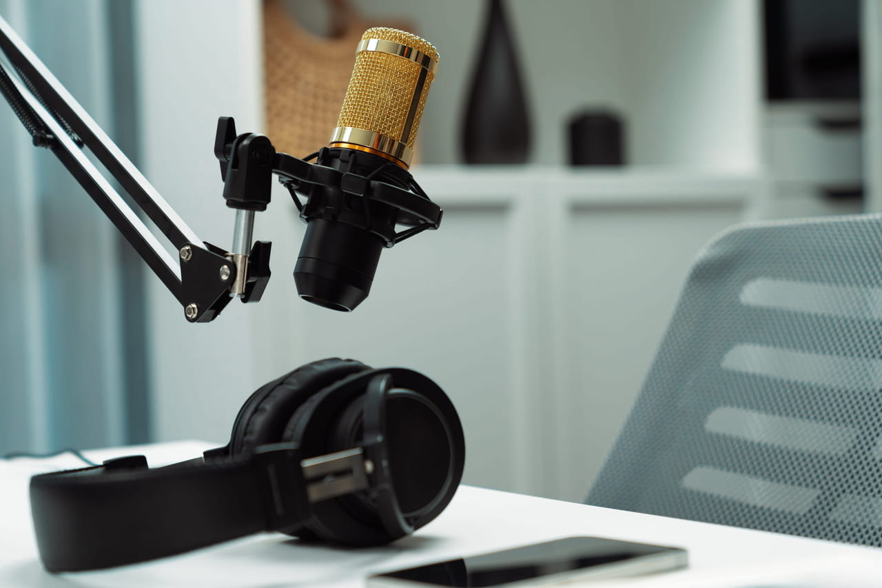L'Arcom envisage de nouvelles règles pour les podcasts politiques influents