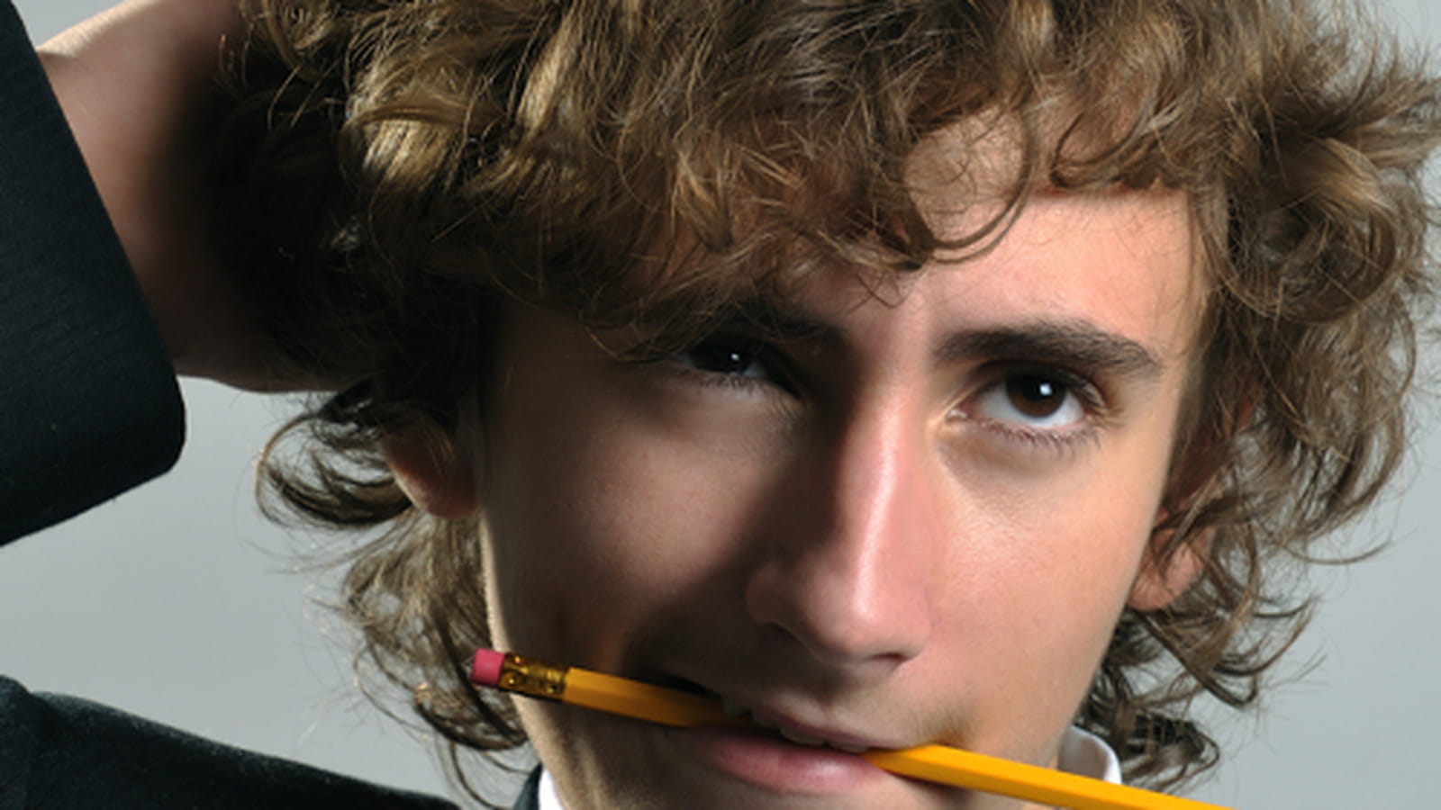 Stylo dans la bouche