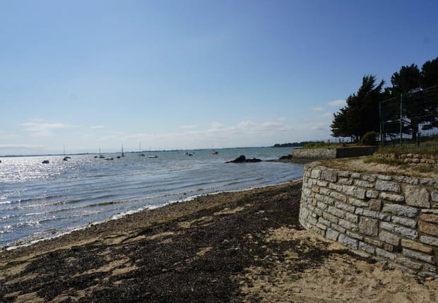 Une maison les pieds dans l'eau dans le golfe du Morbihan