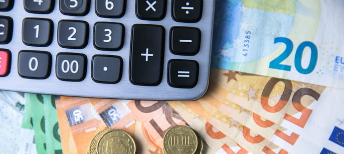 Le gouvernement pr&eacute;sente son projet de budget 2027&nbsp;visant 54&nbsp;milliards d'euros d'&eacute;conomies