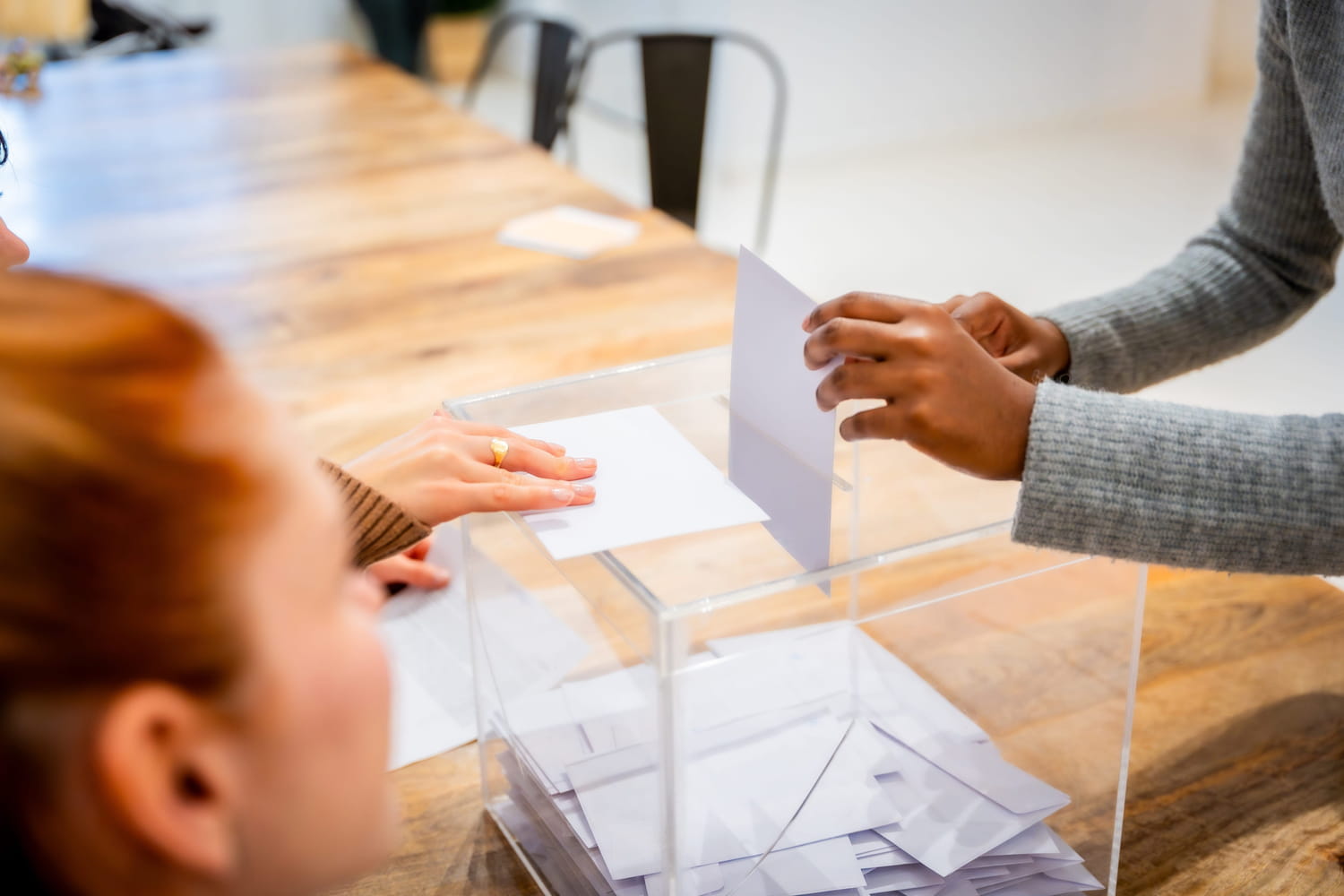 Le Parti socialiste et Place publique ratifient un accord sur leur primaire pour la présidentielle 2027