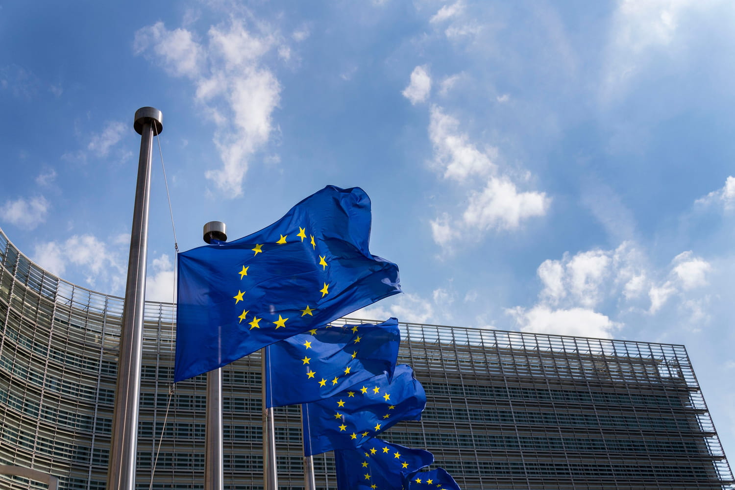 L'Union européenne inflige à Google une amende record de 890 millions d'euros pour pratiques anticoncurrentielles