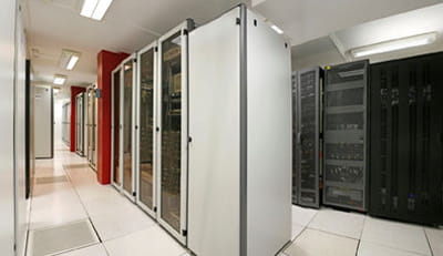 sous des dehors très discrets, un data center classique. 