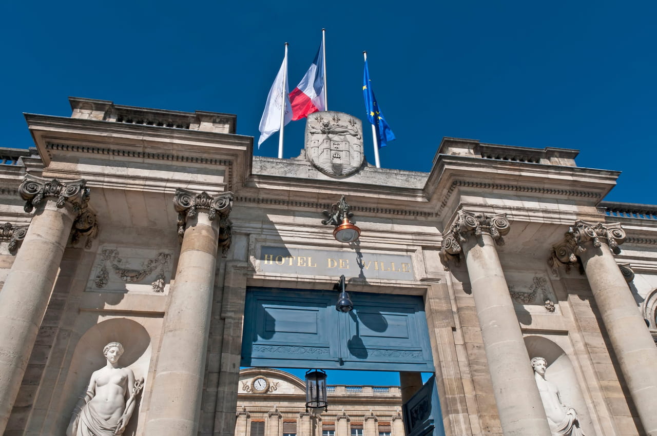 Thomas Ménagé avertit que le Rassemblement national censurera le budget 2027 si le gouvernement ne modifie pas ses mesures sur les petites retraites