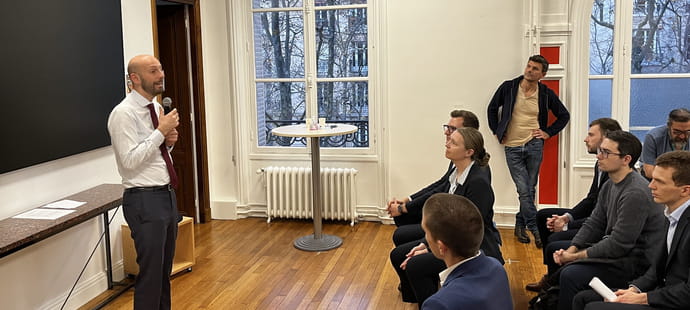 Intelligence artificielle&nbsp;au sein des services publics&nbsp;: un premier bilan et une acc&eacute;l&eacute;ration